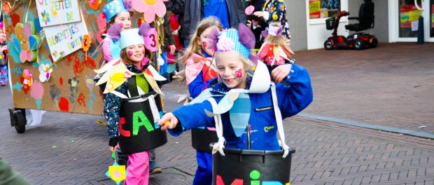 19 foto kinderoptocht Mill (002)